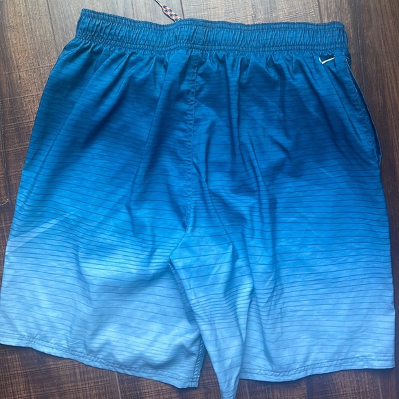 Nike, Large, mens swim shorts, teal green - Picture 5 of 7